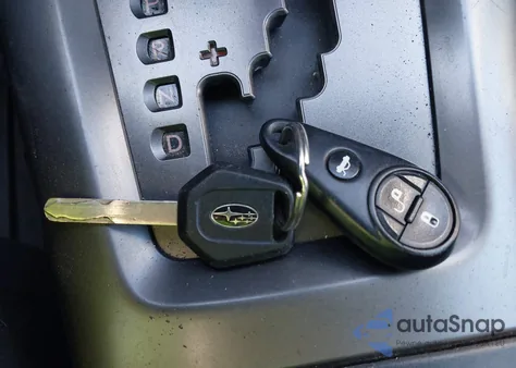 2011 Subaru Forester 2.5X Premium из США, поврежденный, VIN JF2SHBDC8BH708746